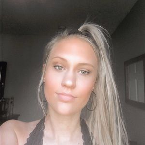 Meet your Posher, Brianne